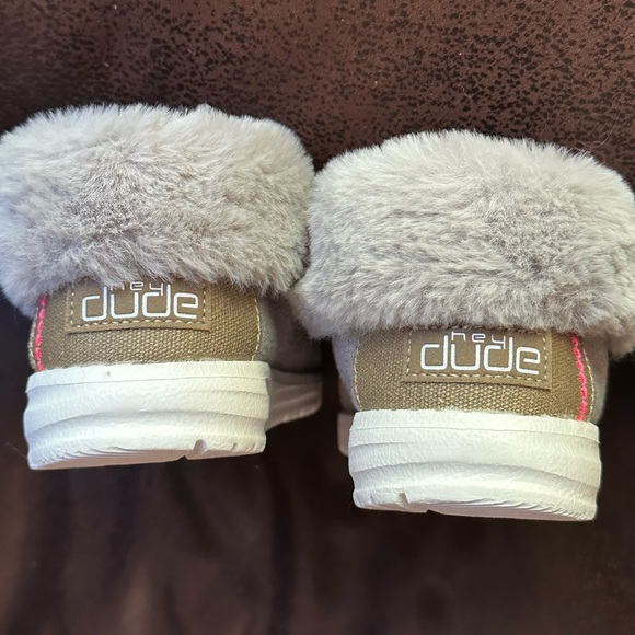 NEW Hey Dude fur lined shoes - new with tags! - Picture 14 of 16